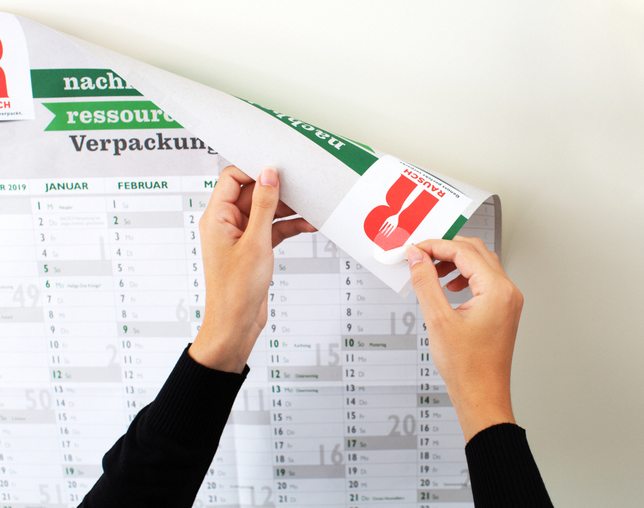 einfaches Ablösen vom Trägerpapier und doppelseitige Haftung auf diversen Untergründen