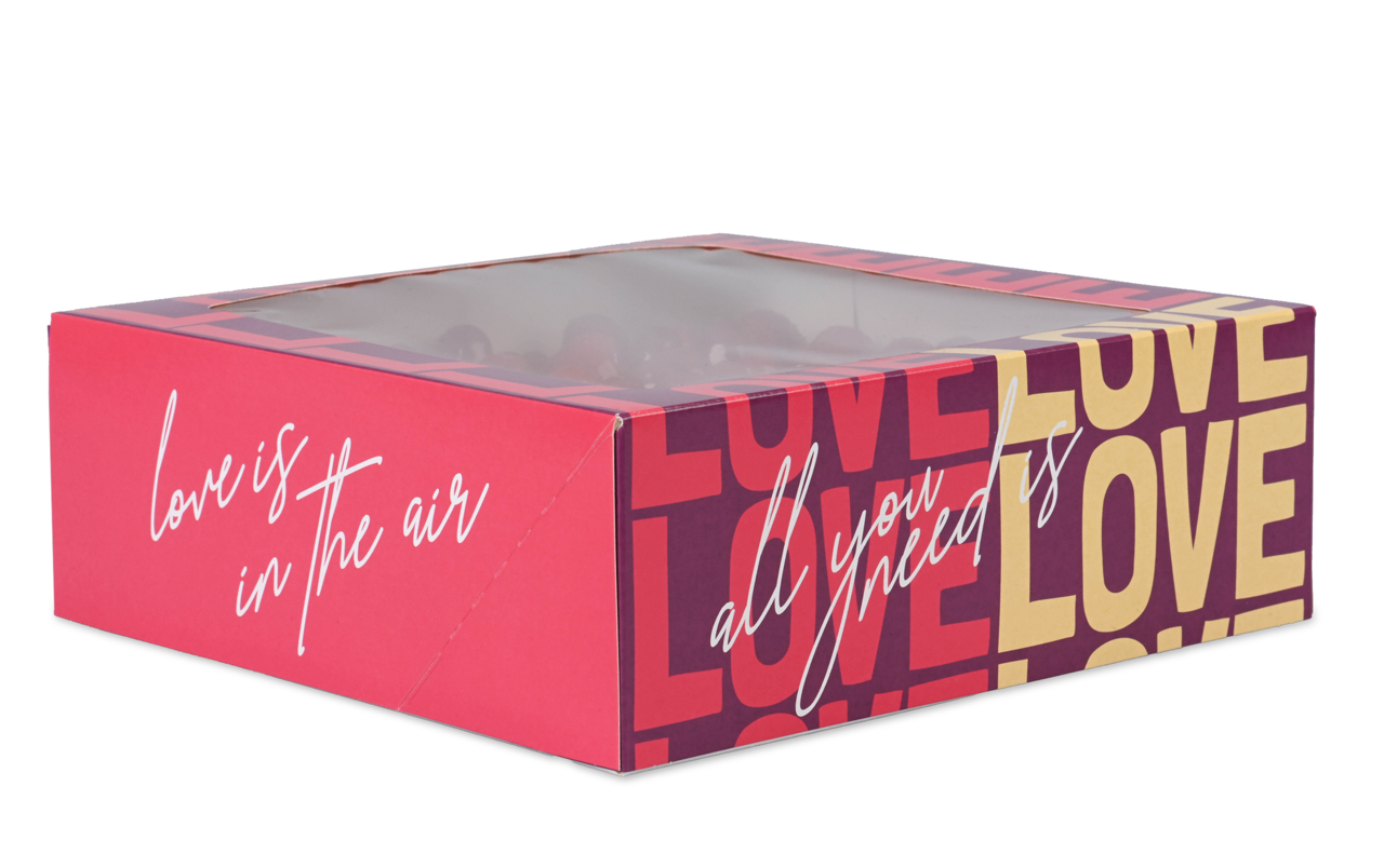 1-teiliger Karton mit Schriftzug «all you need is love»