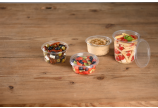 transparente, runde Feinkostbecher für Antipasti, Früchte, Hummus oder Salate