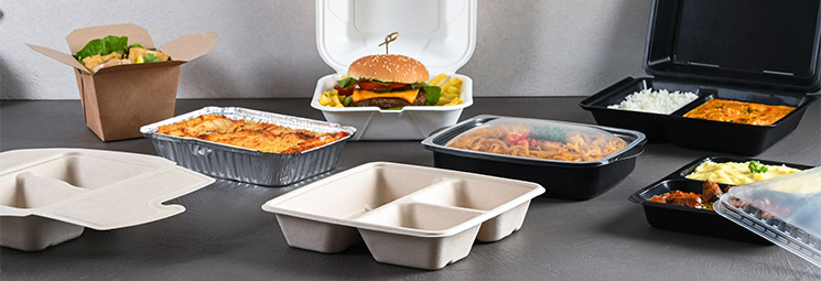 Menüschalen aus unterschiedlichen Materialien und für unterschiedliche Speisen