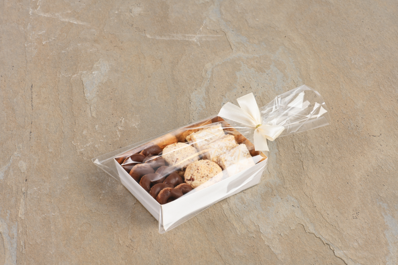 Référence L123.125 : sachet plat en OPP assorti à la barquette à pâtisserie référence L157.310 