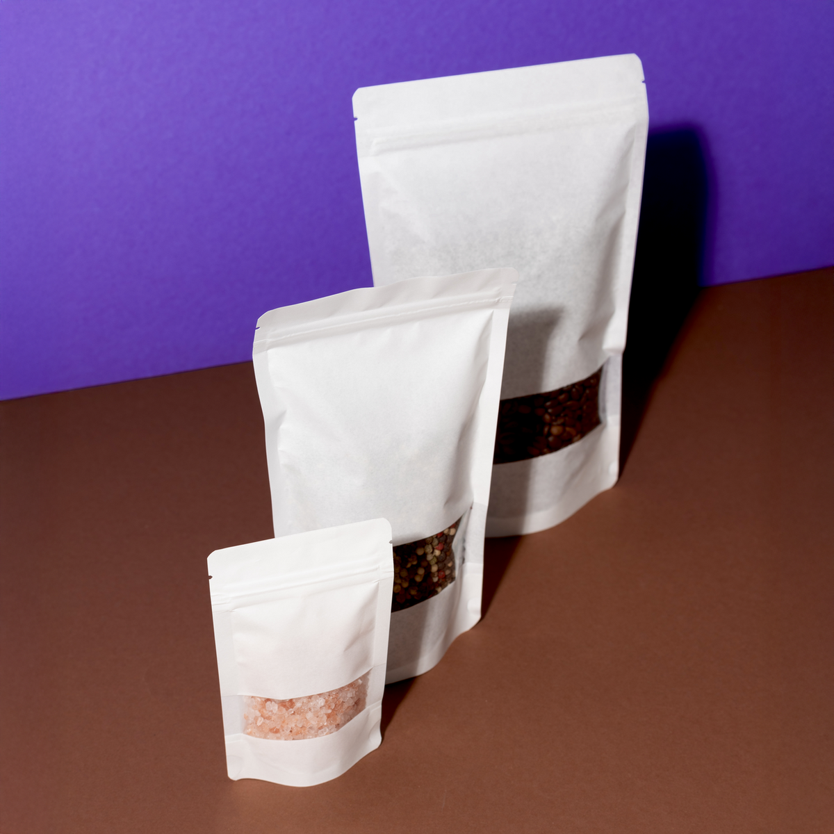 Sachet autoporteur blanc avec fenêtre transparente