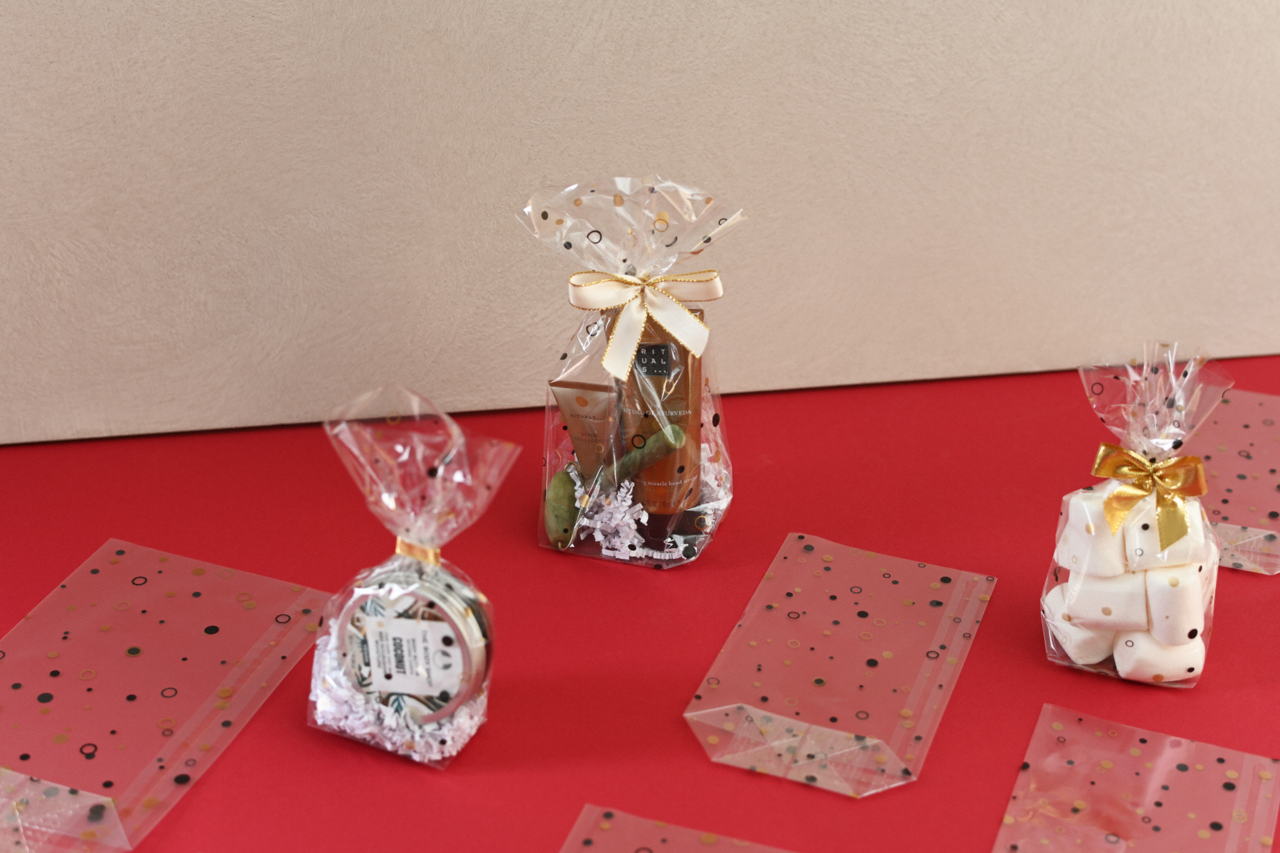 les sachets transparents avec motif sont parfaits pour des bonbons ou des chocolats