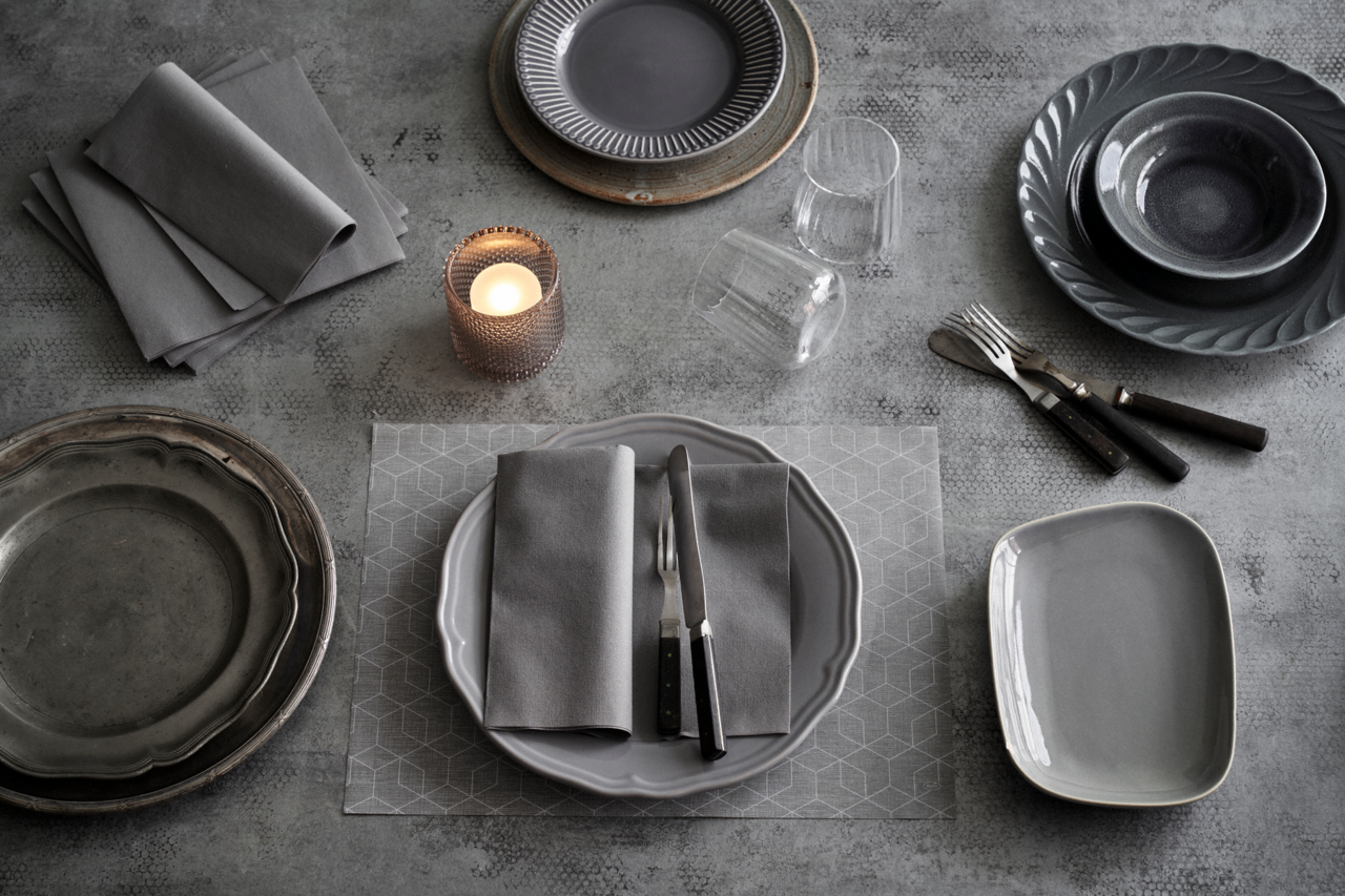 Combinaison idéale : avec les sets de table bio Dunicel® assortis, vous créez en un clin d'œil une ambiance élégante et égologique (photo : Duni)  