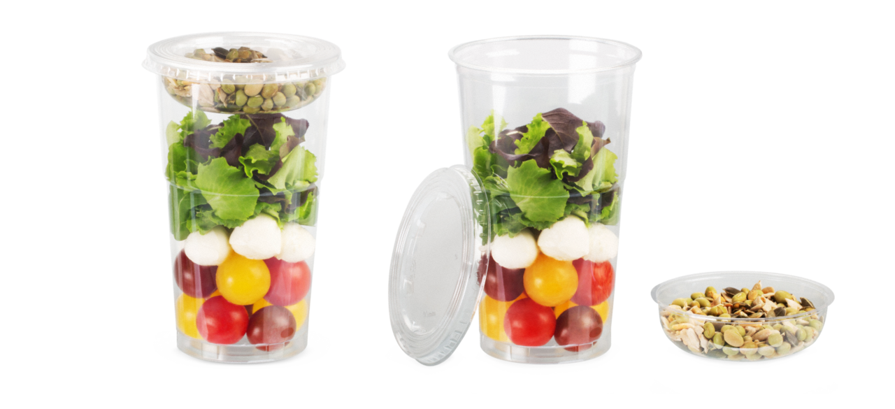 clear cup combiné avec un gobelet à poser et un couvercle plat sans cruciforme