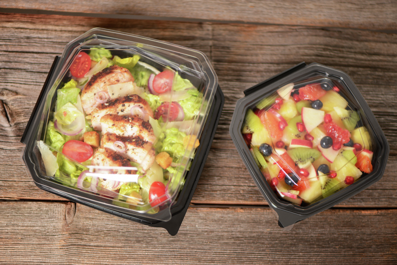 Plat à salade en PET Octaview avec couvercle