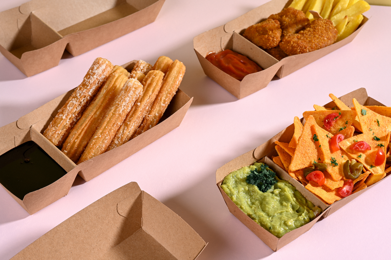 les plateaux à snacks durables et non imprimés sont idéaux pour votre restauration