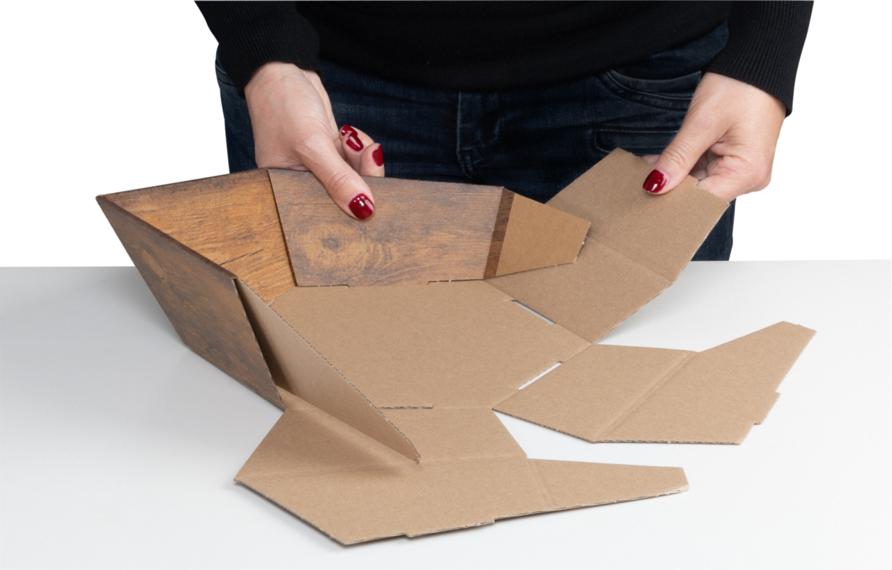 les paniers sont livrés à plat de manière peu encombrante et peuvent être installés en quelques étapes simples: il suffit de les assembler