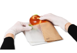 Emballé en un rien de temps! Placez le sandwich sur la feuille à snack, ...