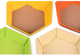 panier cadeau vert clair et crème à l'intérieur imprimé, jaune et orange à l'intérieur brun non imprimé 