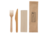 Set à couverts en bois ciré: couteau, fourchette, serviette
