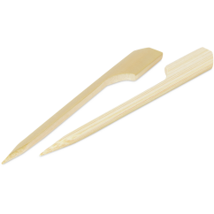 Brochettes en bambou avec drapeau