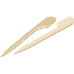 Brochettes en bambou avec drapeau