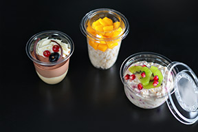 Dessertbecher aus recyceltem PET (rPET) Dessertbecher aus recyceltem PET (rPET)