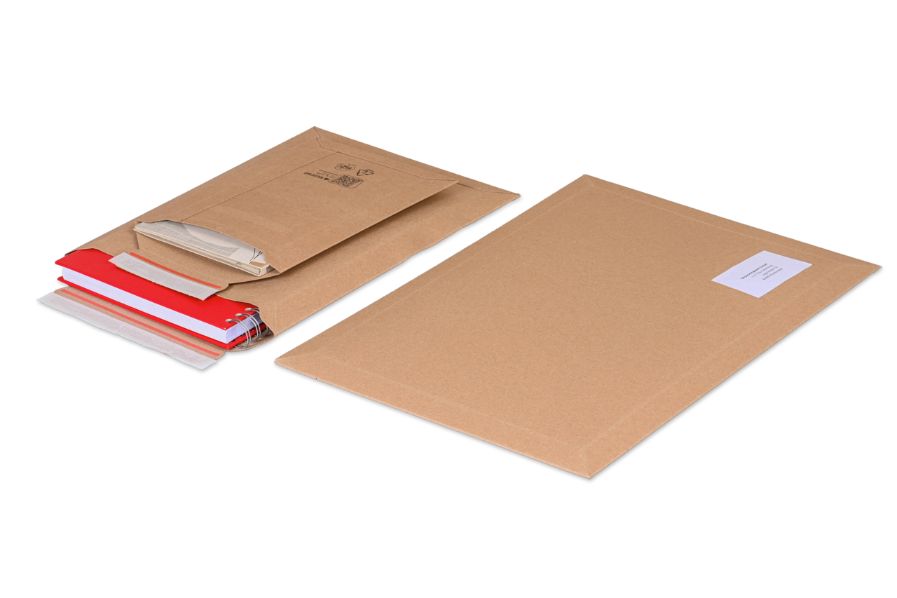 Karton-Versandtasche mit Selbstklebeverschluss braun