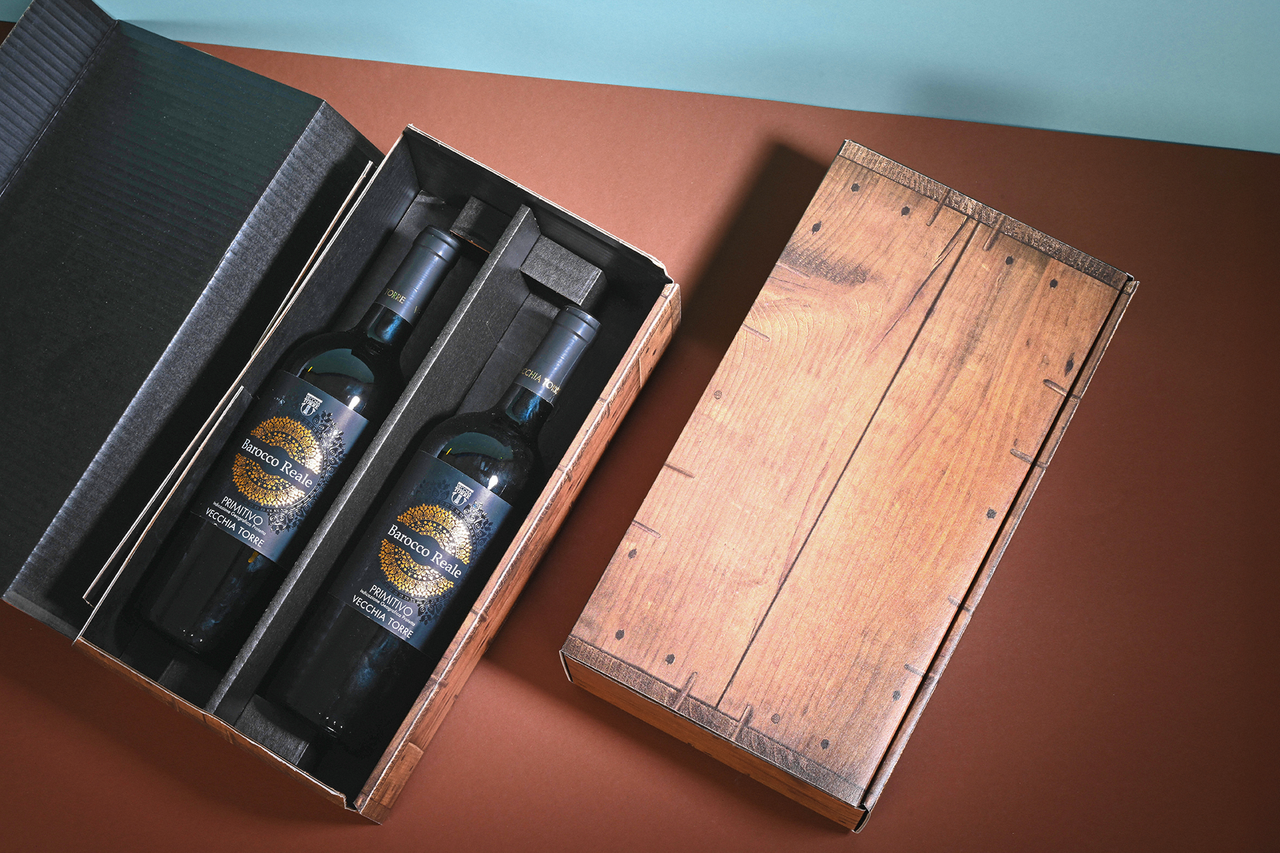 mit Füllmaterial auch als Geschenkschachtel nutzbar