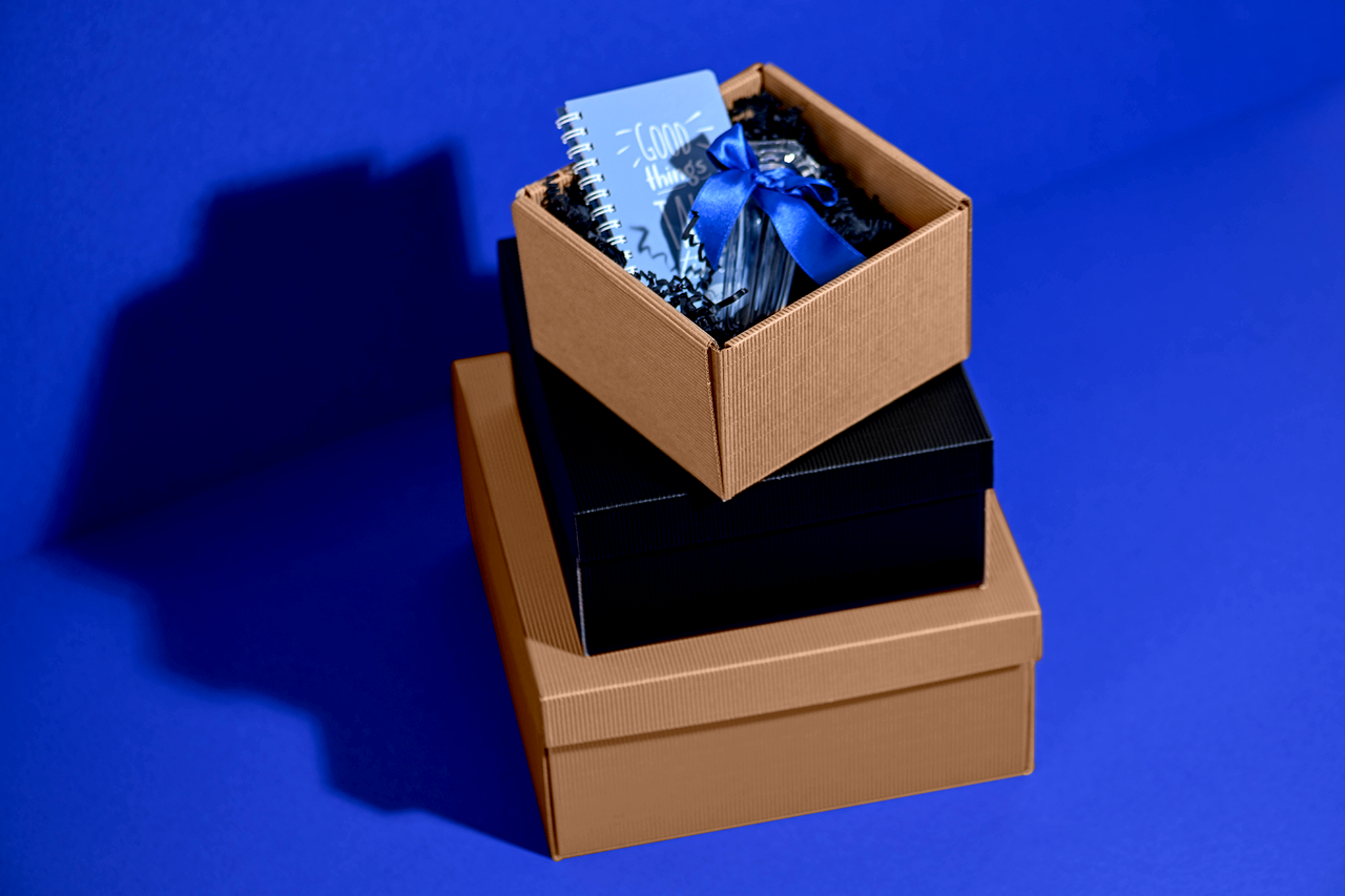 Geschenkschachtel mit Deckel «offene Welle»