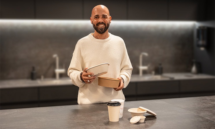 Kunde testet Take-Away Verpackungen von RAUSCH