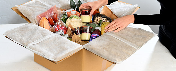 Verpackte Lebensmittel in Thermoverpackung aus Hanf