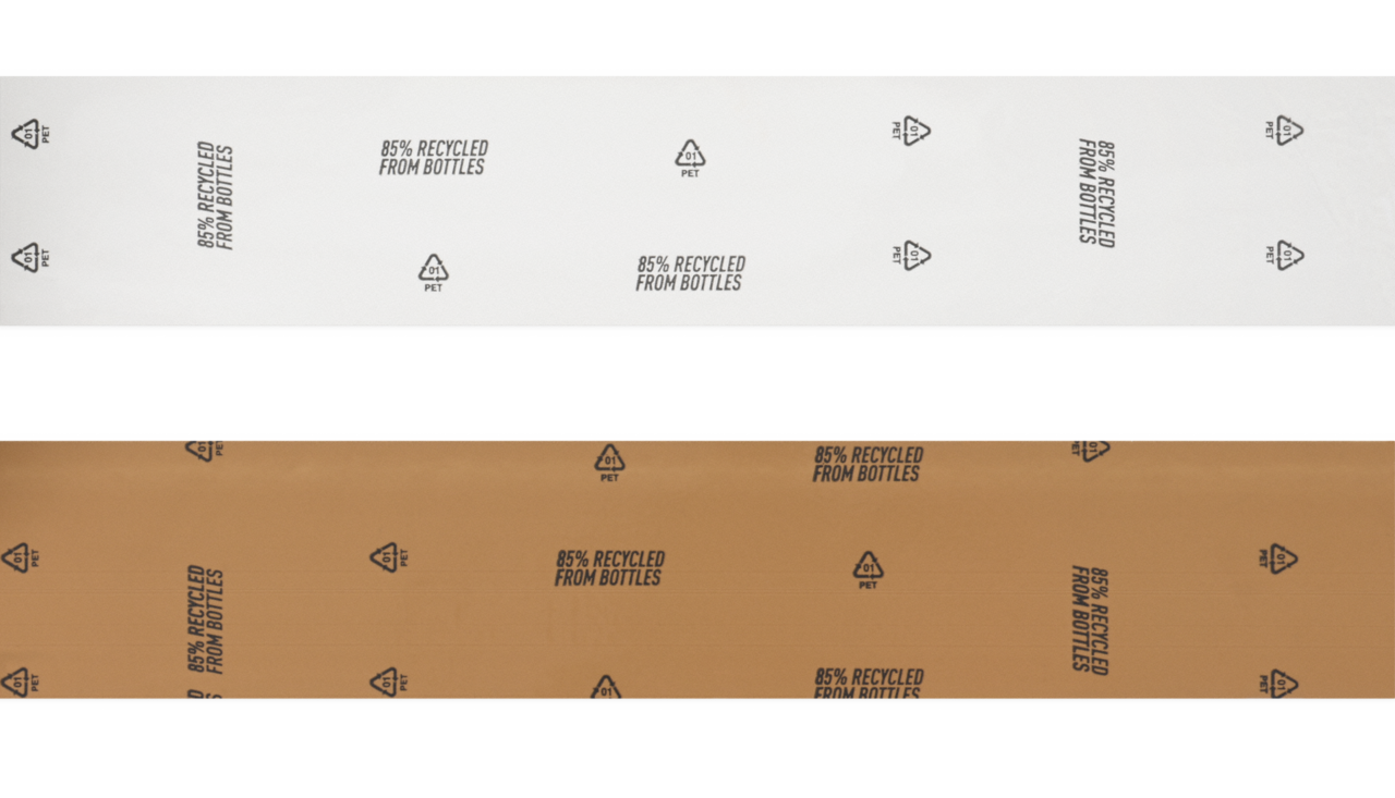 Recyclingcode sowie Hinweis auf Recyclingmaterial sind auf dem Packband aufgedruckt.