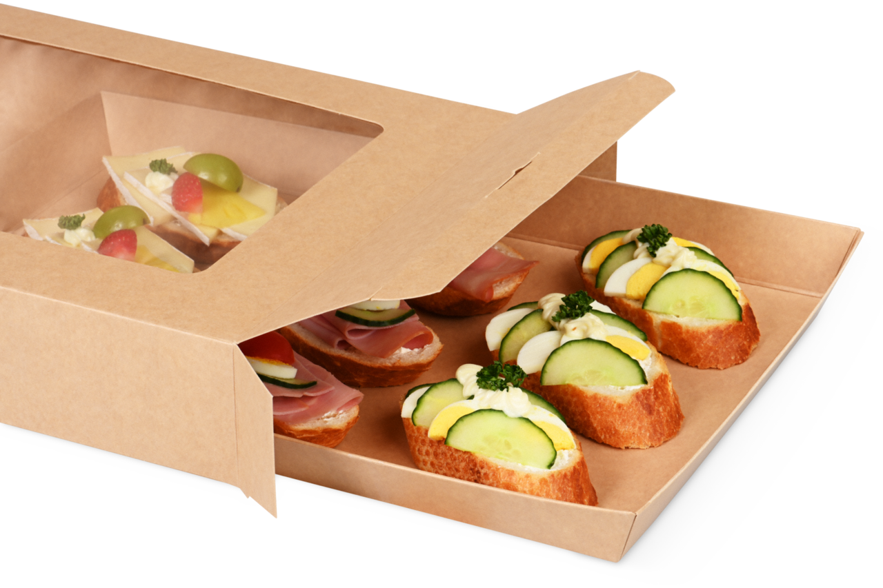 Servierplatte in perfekter Abmessung zur Größe des Catering-Kartons