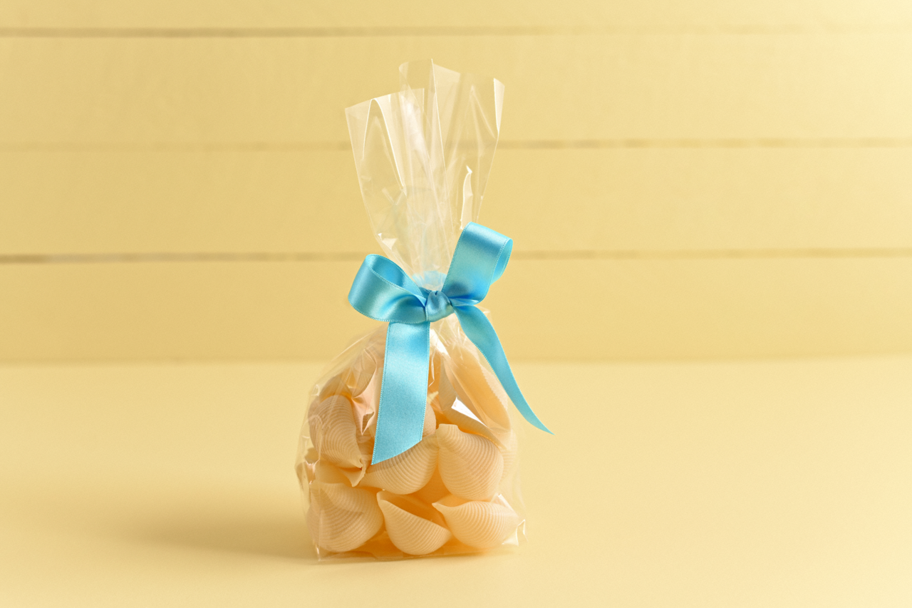 TIPP: Geschenkbänder in vielen schönen Farben finden Sie unter rausch-packaging.de