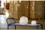 Bis zu 50 % Materialersparnis: Diese 9-my-High-Tech-Folie ersetzt – bei gleicher Anzahl Umwicklungen und Haltekraft – eine 20-my-Standard- Stretchfolie. Spart Material und damit Geld und Abfall.