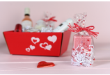 kombinieren Sie den Beutel mit dem passenden Geschenkkorb mit Herzen 