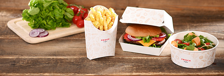 Burger mit Pommes verpackt in FRISCH&fein